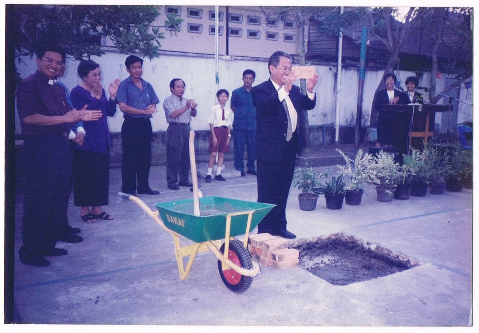 2002_08